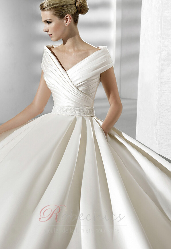 Robe de mariée Fourreau plissé Eglise Satin Avec voile Manche Courte