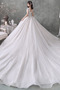 Robe de mariée Tulle Hiver Col en V Foncé A-ligne Multi Couche Cathédrale - Page 2