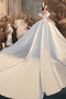 Robe de mariée Col ras du Cou Traîne Royal Naturel taille Salle Trou De Serrure - Page 2