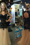 Robe de Soirée Appliques Naturel taille Fourreau Avec Bijoux Sans Manches - Page 1