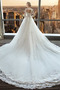 Robe de mariée Lacet Traîne Royal Satin a ligne Col ras du Cou - Page 3