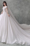 Robe de mariée Tulle Hiver Col en V Foncé A-ligne Multi Couche Cathédrale - Page 3