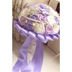 Fleurs prendre main perle de diamant violet thème mariage mariée bouquet de roses