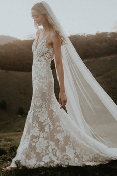 Robe de mariée Fourreau Triangle Inversé Col en V Foncé Col en V De plein air