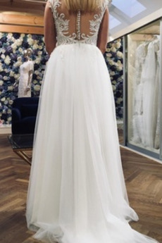 Robe de mariée Couvert de Dentelle Romantique aligne Perle Train de balayage