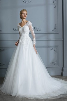 Robe de mariée a ligne Broderie Cérémonial Froid Chapelle Manche Longue