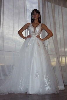 Robe de mariée Perle Col en V Médium Fourreau Avec Bijoux noble Col en V Foncé