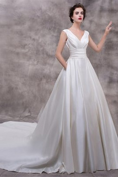 Robe de mariée Col en V Chapelle Fourreau plissé A-ligne Satin