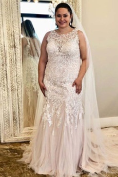 Robe de mariée A-ligne Col ras du Cou Tissu Dentelle Chapelle Plus la taille