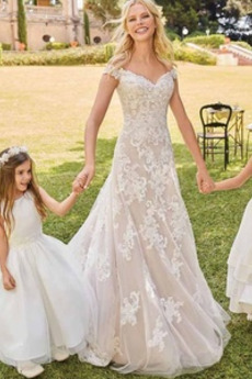 Robe de mariée De plein air Bouton Romantique A-ligne Tissu Dentelle