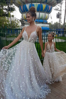 Robe de mariée Appliques Longue Col en V Foncé Plage a ligne Chic