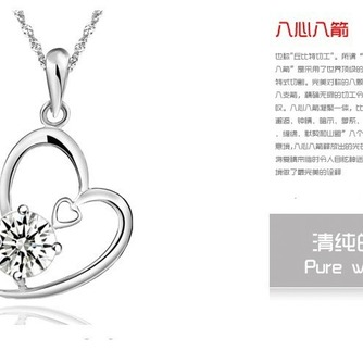 Femmes violettes en forme de coeur cristal Collier & pendentif argent - Page 1