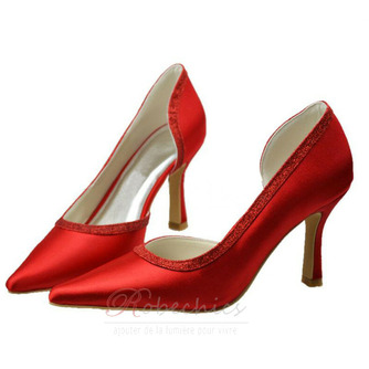 Chaussures habillées de banquet en satin rouge à talons aiguilles pointus - Page 1