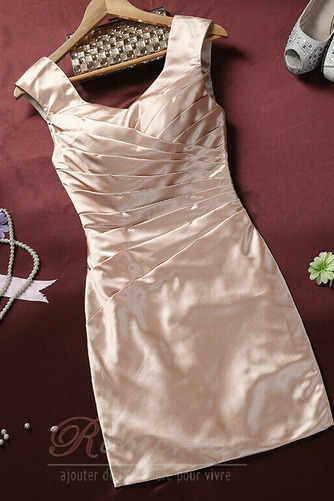 Robe de Cocktail mini Glamour Sans Manches Norme Fourreau plissé - Page 9