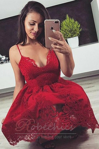 Robe de Cocktail Appliques Sans Manches Courte Couvert de Dentelle - Page 2