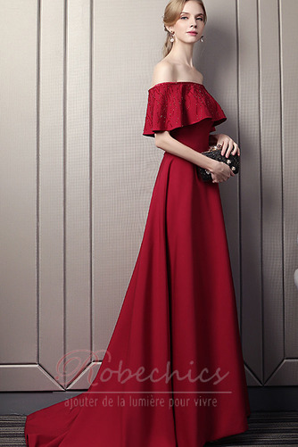 Robe de Soirée Epurée Épaule Dégagée Train de balayage Perlé Triangle Inversé - Page 3