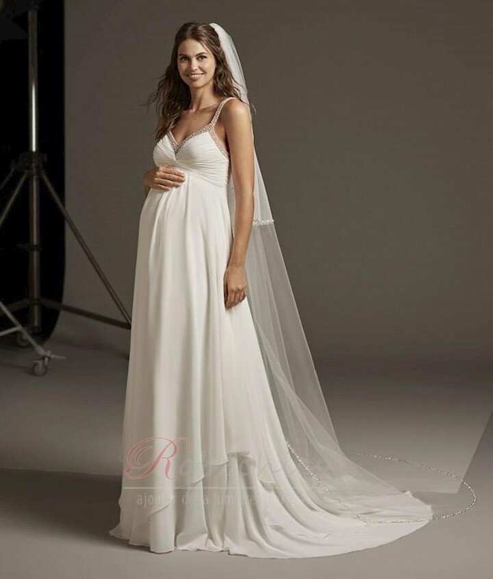 Image: https://www.robechics.com/p/a-ane8c4f5o-e2/robe-de-mariee-larges-bretelles-col-en-v-fonce-chiffon-luxueux-traine-courte.jpg