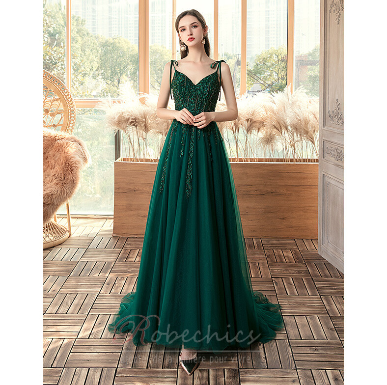 Image: https://www.robechics.com/p/a-h5aafah8e-e7/robe-de-soiree-longue-appliques-sans-manches-chic-a-ligne-col-en-v.jpg Robe de soire chic