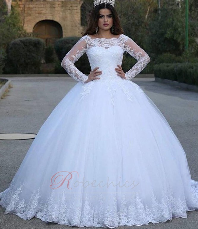 robe-de-mariee-a-ligne-triangle-inverse-appliquer-chapelle-printemps-lnhi1cjnb-a.jpg