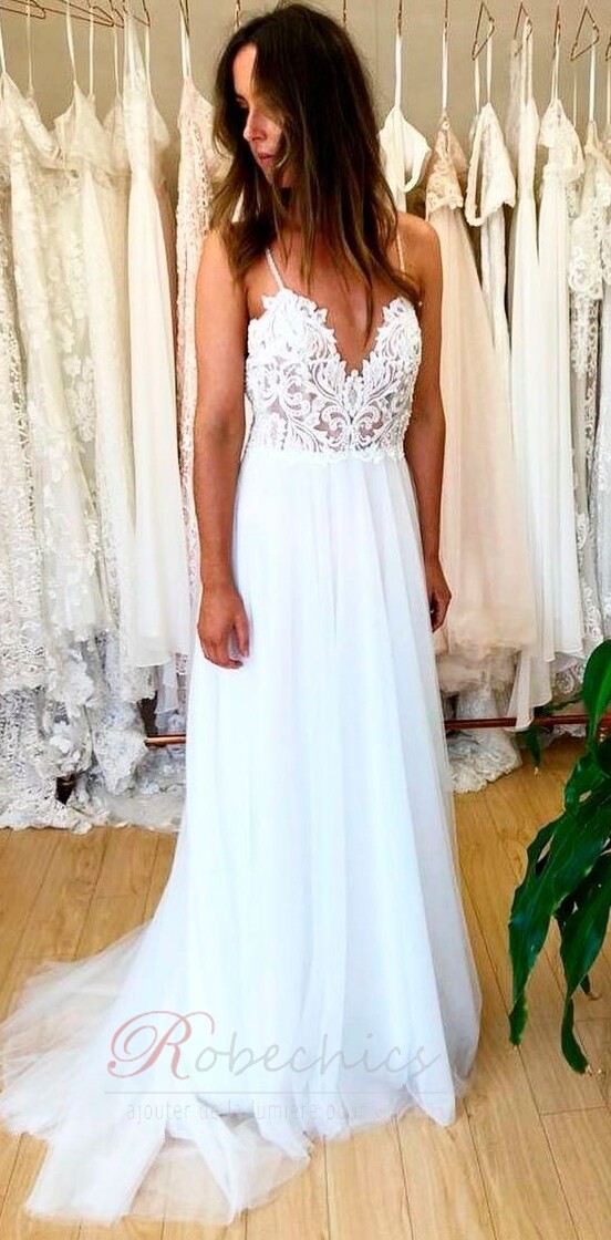 robe-de-mariee-couvert-de-dentelle-epuree-bretelles-spaghetti-appliques-x1fa2wmrf2-a.jpg